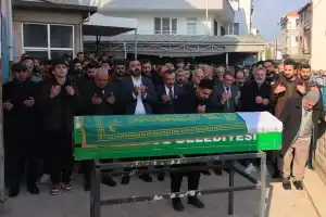 Son yolculuğuna uğurlandı