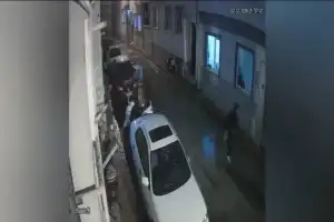 Sokak ortasında rastgele ateş etti!