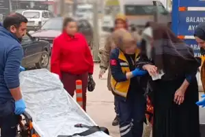 Minibüsün çarptığı yaşlı kadın yaralandı