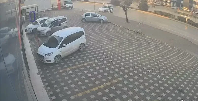 Kaza anı güvenlik kamerasında