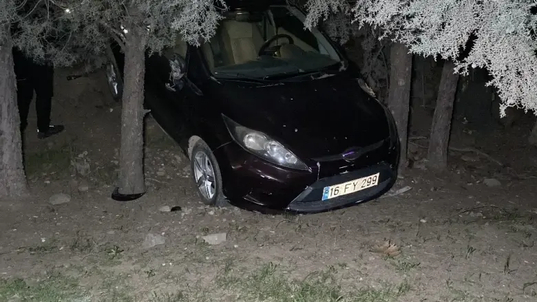 Alışveriş merkezi bahçesine uçtu!