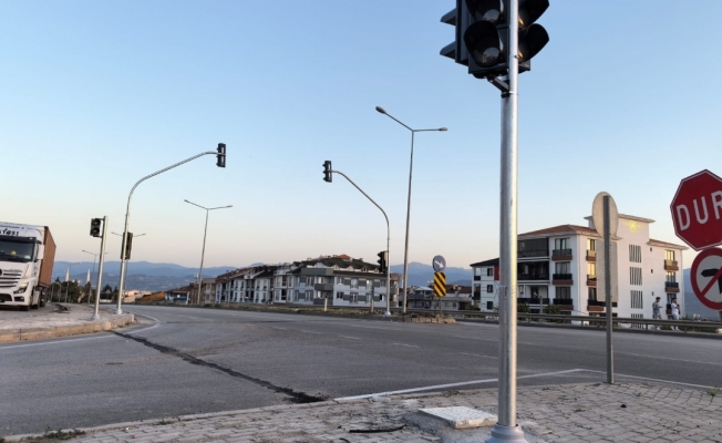 İnegöl'de tehlikeli kavşağa sinyalizasyonlu önlem