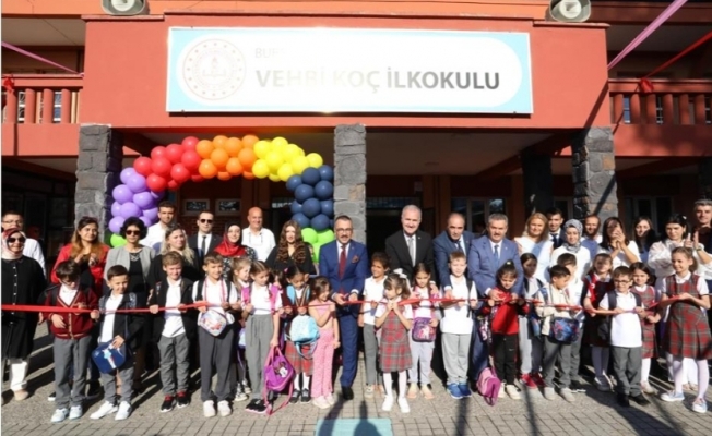 İlk Ders Zilini Protokol Çaldı