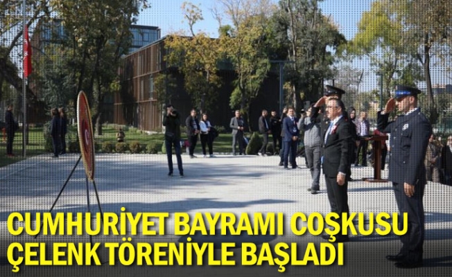 Cumhuriyet Bayramı Coşkusu Çelenk Töreniyle Başladı