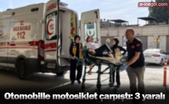 Otomobille motosiklet çarpıştı: 3 yaralı