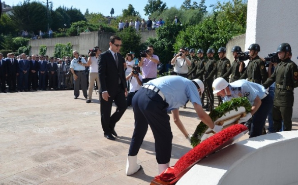 Bayar Mezarı Başında Anıldı