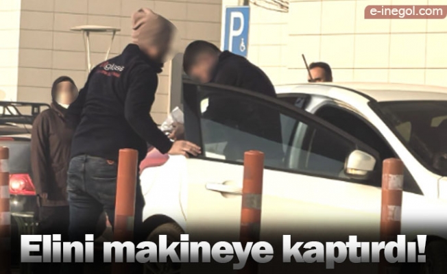 Elini makineye kaptırdı