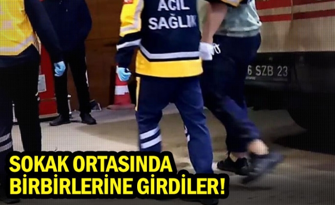 Sokak ortasında birbirlerine girdiler!