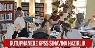 Kütüphanede KPSS sınavına hazırlık