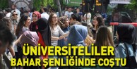 Üniversiteliler bahar şenliğinde coştu