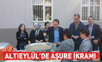 Altıeylül'de aşure ikramı 