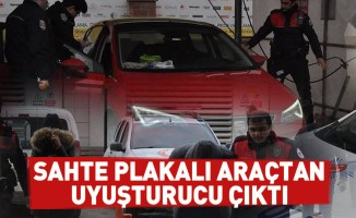 İnegöl'de Sahte Plakalı Araçtan Uyuşturucu Çıktı