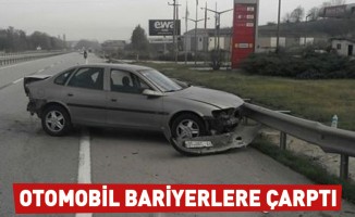 Otomobil bariyerlere çarptı: 2 yaralı