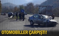 Otomobiller çarpıştı!