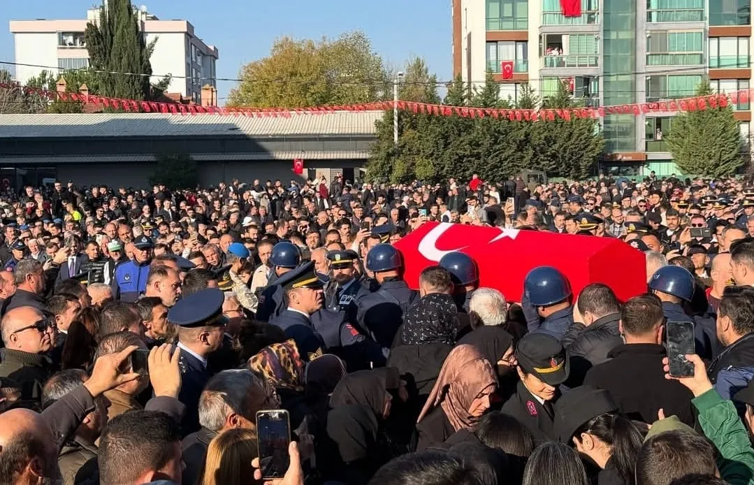 Bursalı şehit binbaşıyı binlerce kişi uğurladı
