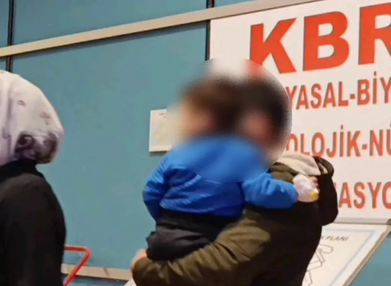 Şeker zannedip yuttu!