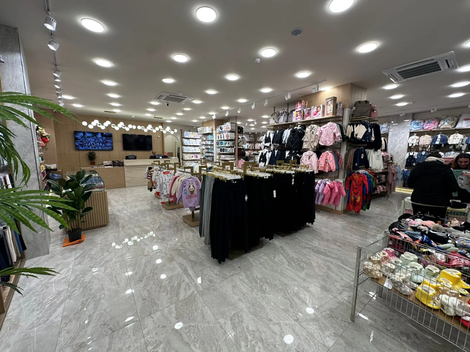 İnegöl’ün Sevilen Markası Şımarık AVM Kozluca Bulvarı'nda 2. Şubesini Açtı