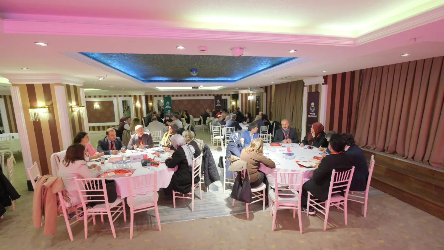 “Güçlü Aile Güçlü Toplum” çalıştayı geçekleştirildi