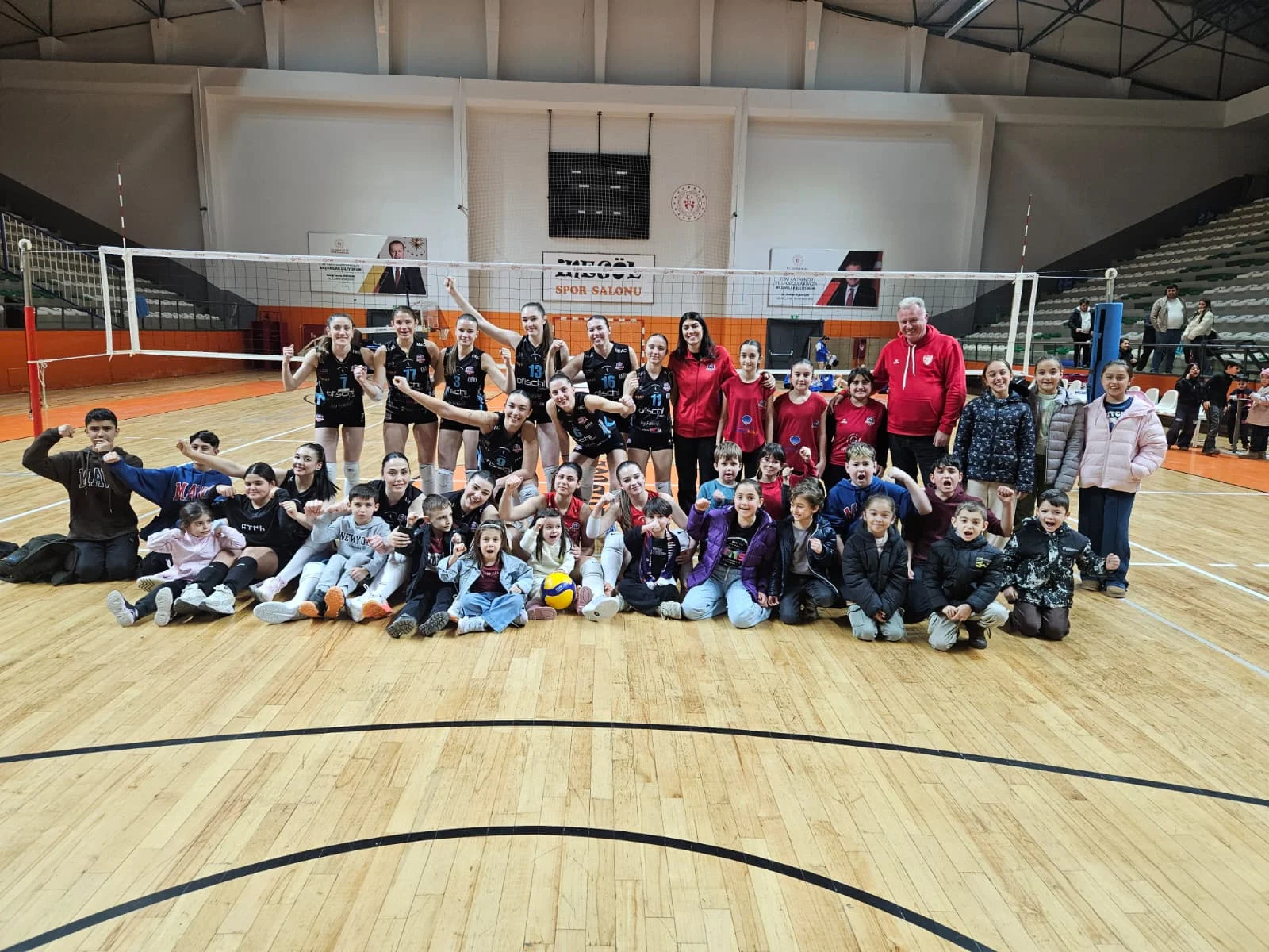 Orhaniye Voleybol evinde hata yapmadı