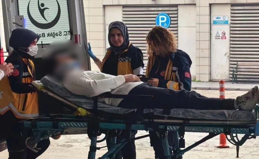 Motosikletten düşen genç yaralandı