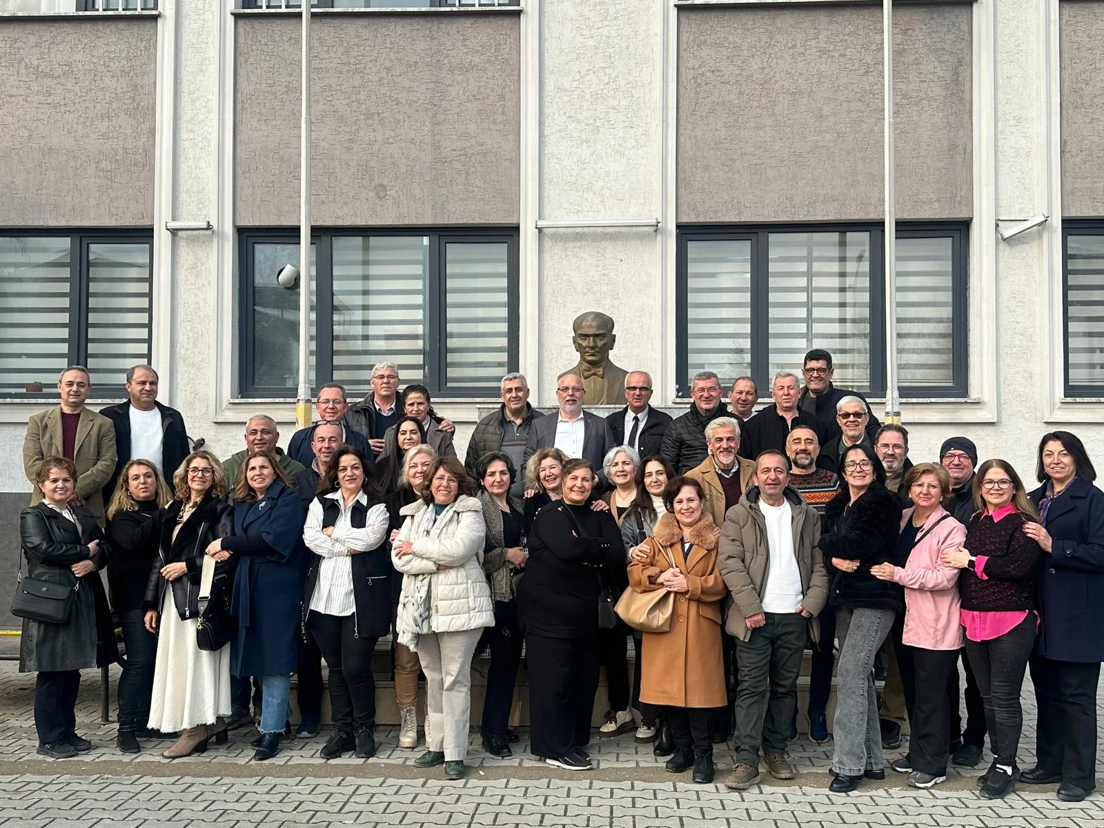 İnegöl'de mezunlar buluştu hatıralar canlandı